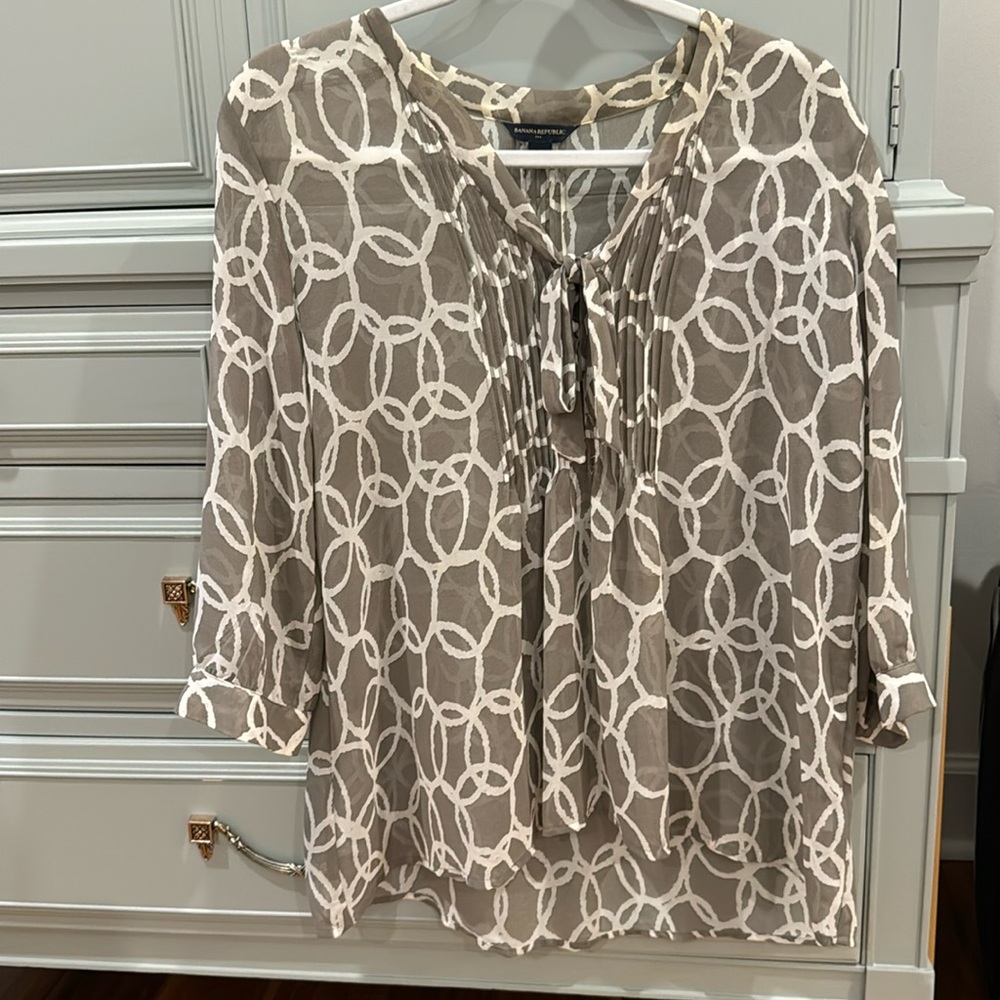 Sheer Banana Republic geometric print blouse